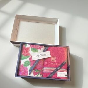 Givenchy 100% Cotton Guest Hand Towel Gift Set